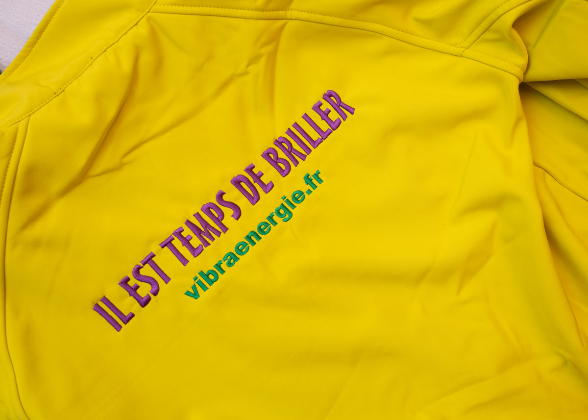 broderie sur veste jaune fluo original drome