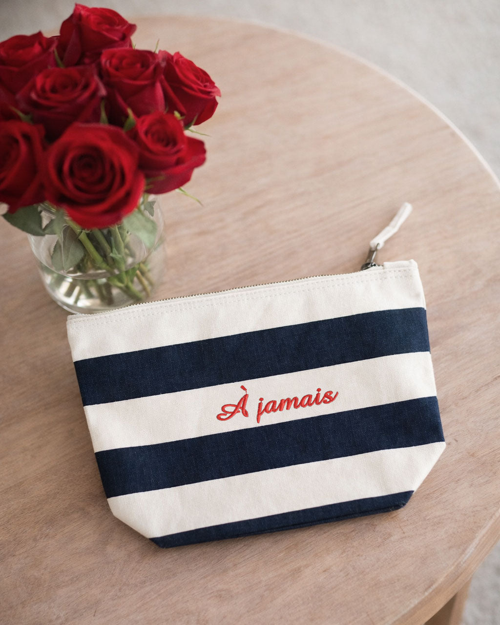 Pochette brodee A jamais femme cadeau Saint Valentin personnalise