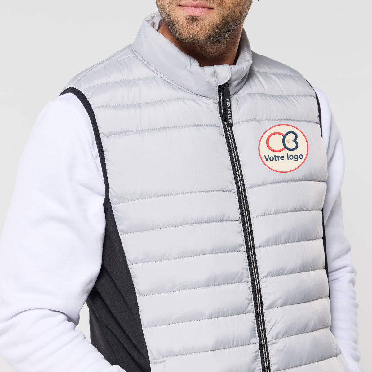 Gros plan sur la doudoune sans manches PK316, idéale pour personnalisation brodée