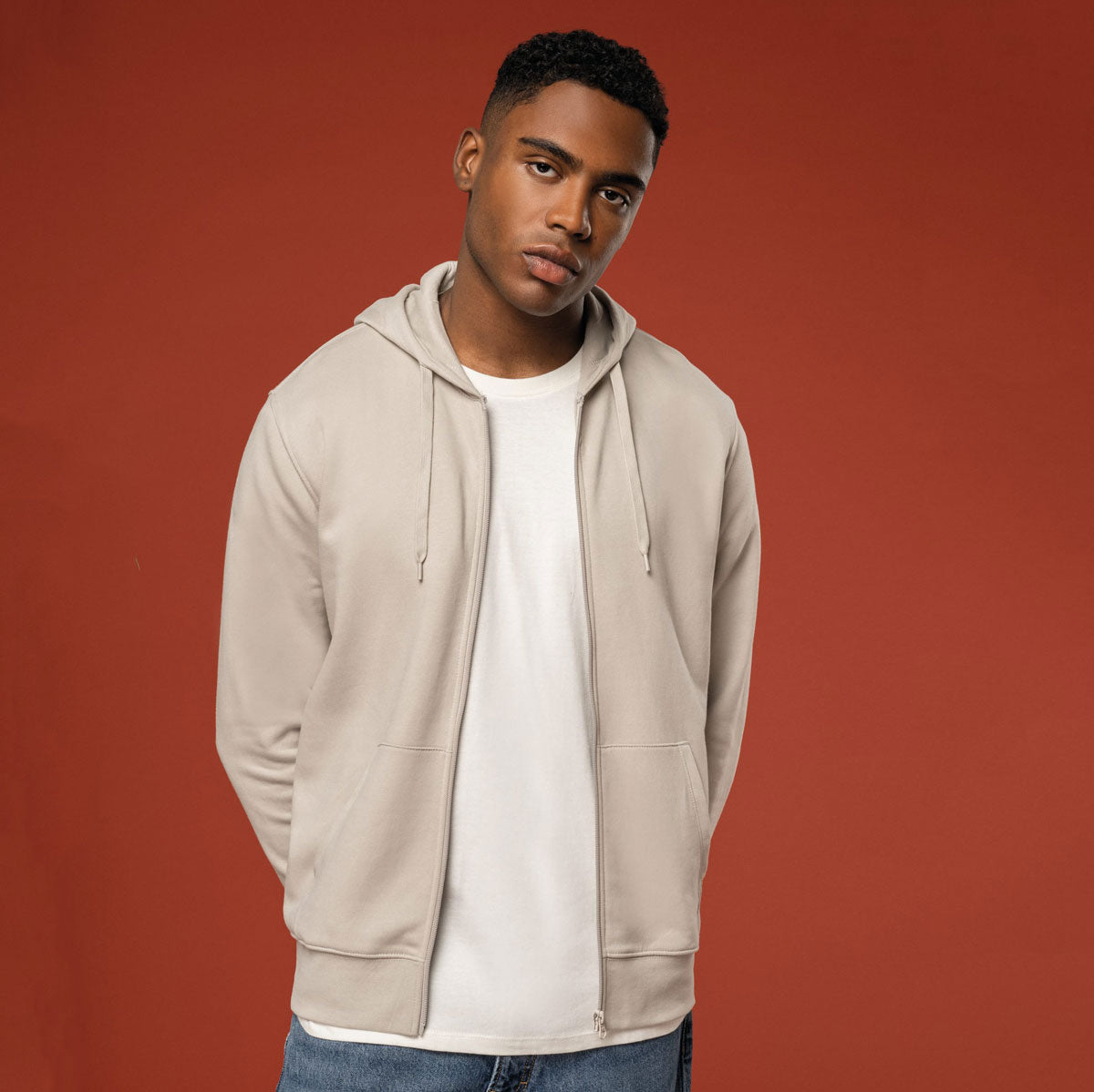 Sweat-shirt zippé écoresponsable pour homme – modèle K4030 Kariban, parfait pour la broderie personnalisée