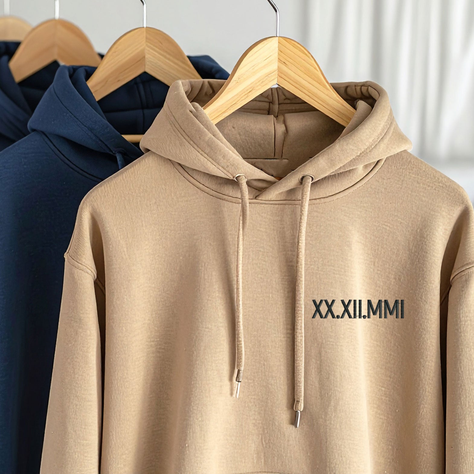 Sweat a capuche brode date en chiffres romains – Coton bio