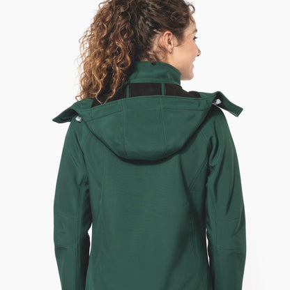 Dos d'une veste softshell femme à capuche amovible vert bouteille, zone de broderie logo, réf. K414