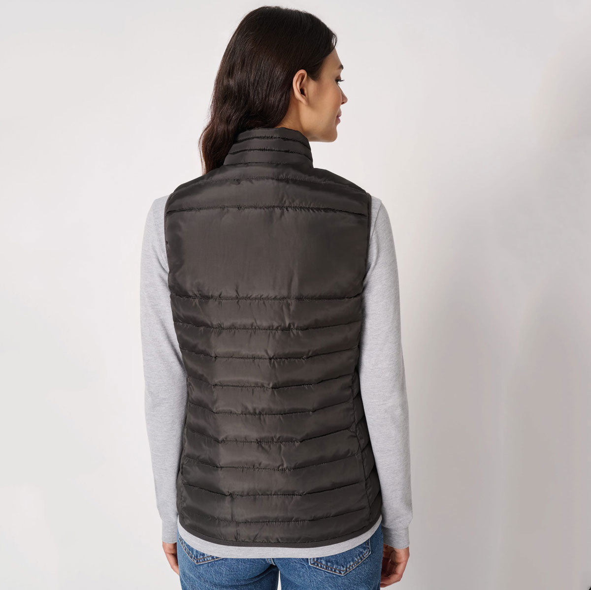 Vue de dos doudoune femme sans manches IB6173 noire, espace pour broderie personnalisée