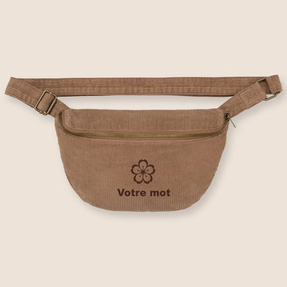 Sac banane beige en velours personnalisable avec broderie motif fleur et texte au choix, accessoire tendance