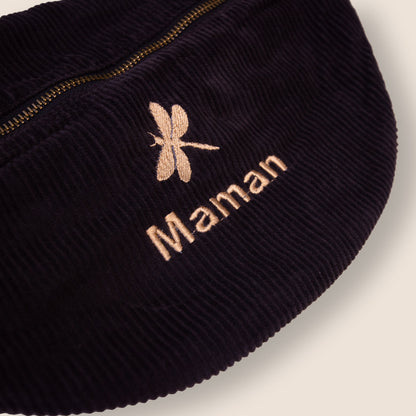 Sac banane en velours noir brodé avec motif libellule et texte "Maman", cadeau personnalisé.