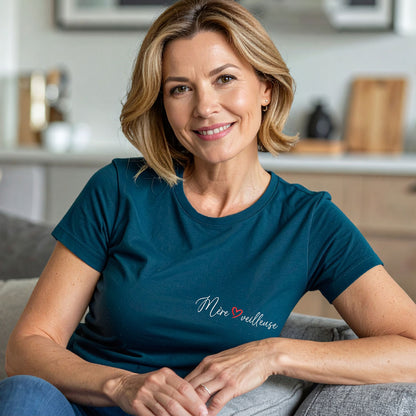 T-shirt femme brodé Mère veilleuse bleu pétrole – cadeau brodé en France