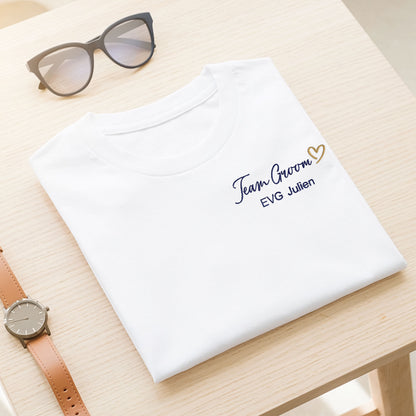 T-shirt brode Team Groom EVG prenom personnalise coton bio pose a plat - Chouettes Broderies